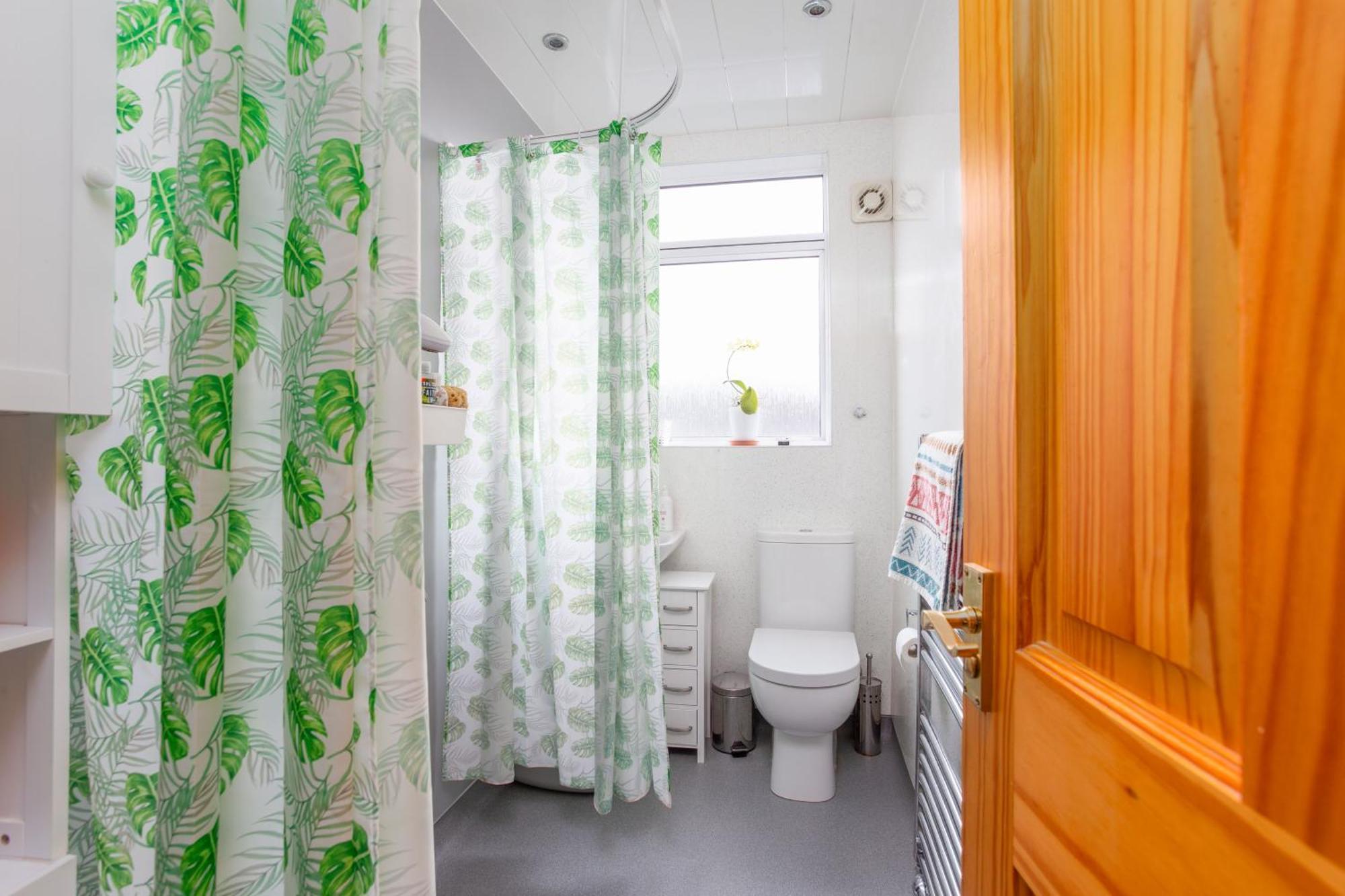 Bright & Spacious Double Room With Garden View- Close To Airport & City Centre EDI Exterior foto